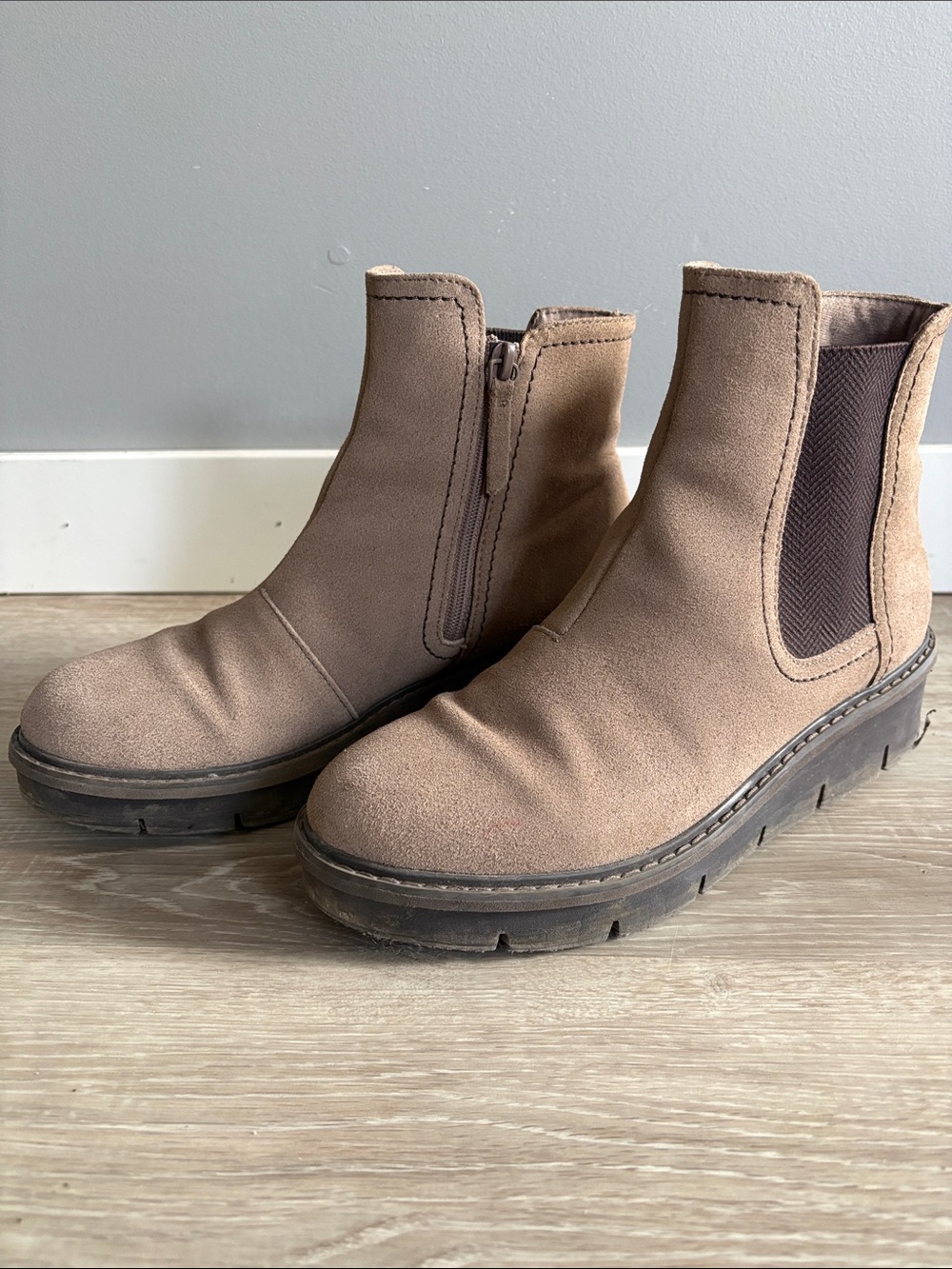 Clarks Women’s Suede Chelsea Boots in Light Beige
